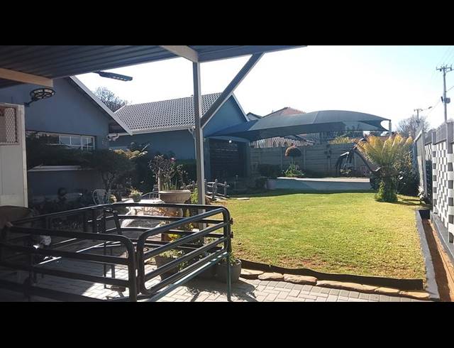 3 BEDROOM HOUSE FOR SALE IN GREENHILLS